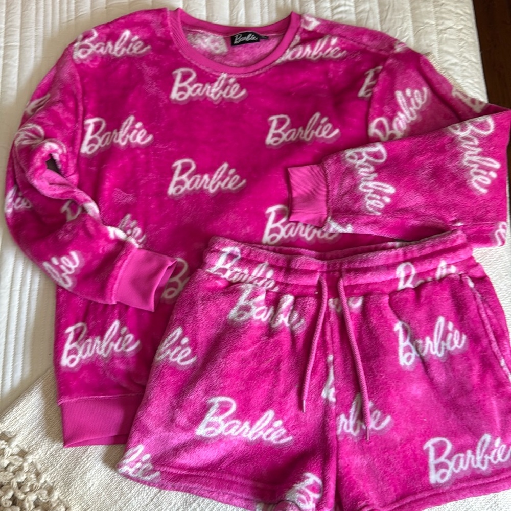Barbie Pink Fleece Sweatshirt & Short SET 🎀